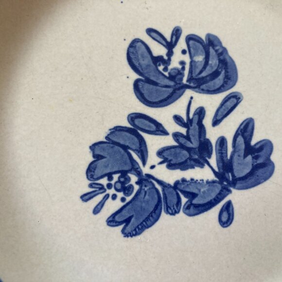Pfaltzgraff Yorktowne Salad Bread Dessert Plates Blue Floral USA (4) 6>7/8" - Picture 3 of 7